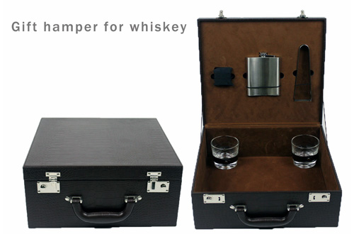 Whiskey gift hamper